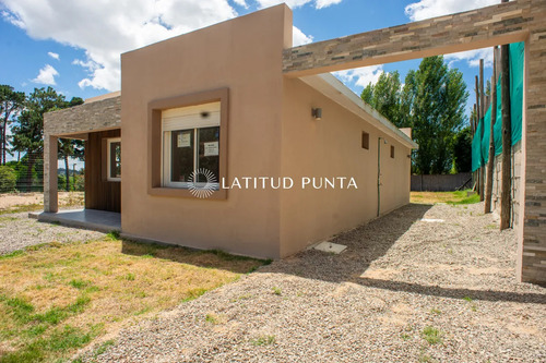 Casa En Piedras Del Chileno, 2 Dormitorios Y 2 Baños - Imagen 2