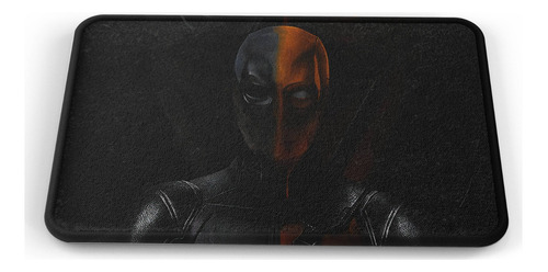 Tapete Marvel Deadpool Fondo Negro Baño Lavable 50x80cm