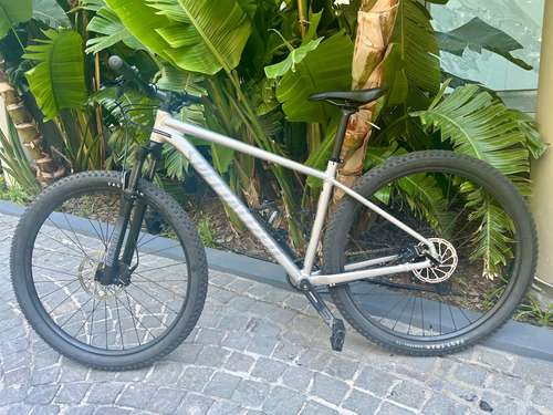 Specialized Rockhopper Expert, 2023 Como Nueva, Muy Poco Uso