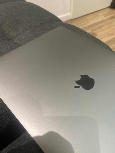 Macbook 16 Touch Bar 2019 Processador I9  8gb Poucos Ciclos