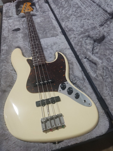 Baixo Fender Jazz Bass Reedição 62  Japan 2006 