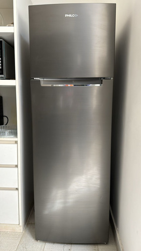 Heladera Philco Phct260x Gris Con Freezer No Frost 260l