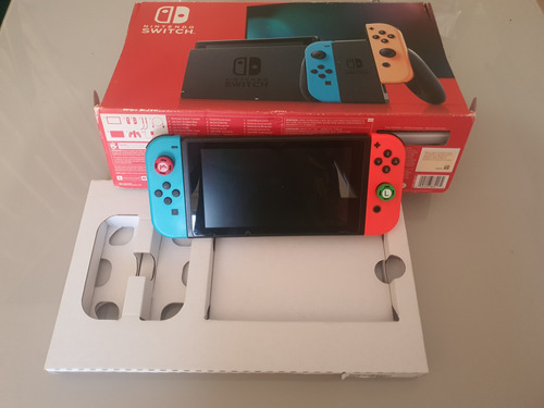 Nintendo  Switch  Com 2 Jogos 