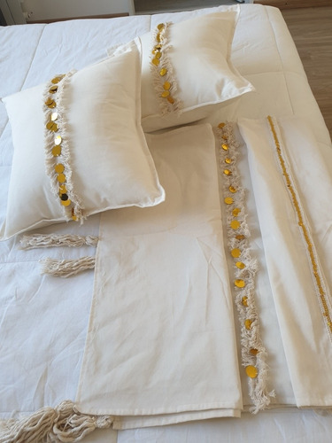 Combo Pie De Cama Más 2 Almohadones 45x45 Estilo Boho