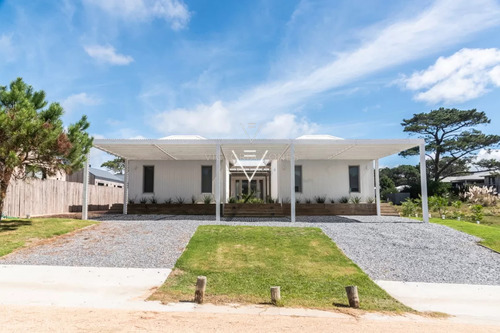 Venta Y Alquiler De Casa 4 Dormitorios En Suite En Pinar Del Faro (pfe6)