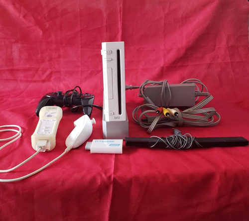 Consola Wii, Blanco + Base + Cables + Controles 
