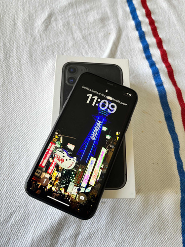iPhone 11 - 64gb Negro