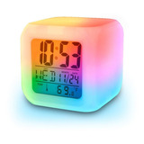 Reloj Alarma Digital Lcd Temperatura Cubo Luz Cambia Colores