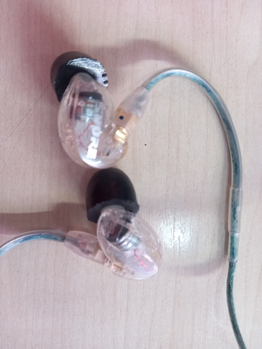 Vendo Fone In Ear Monitor Shure Se215