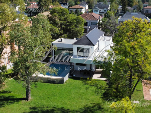 Casa En Venta En Saint Thomas Este, Canning