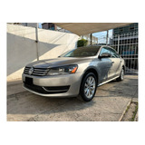 Volkswagen Passat Confort Aut 2012