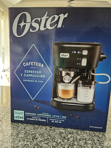 Cafetera Negra Para Espresso Oster® Bvstem5501b Color Negro