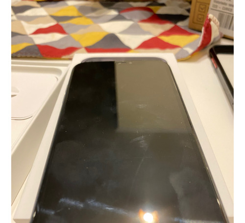 Apple iPhone 11 (64 Gb) - Negro Usado