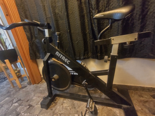 Bicicleta Fija Nitrec Indoor Para Spinning Color Negro