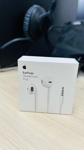 Fone De Ouvido Apple - Earpods Headphone Plug - 3,5mm (p3)