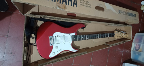 Guitarra Eléctrica Yamaha Pac 012 (como Nueva) Stratocaster