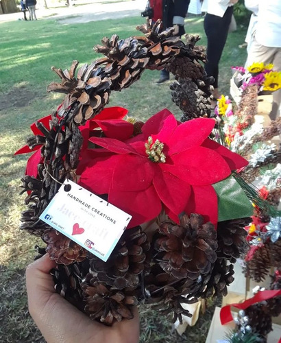 Canasta Navideña Con Piñas De Pino Naturales 