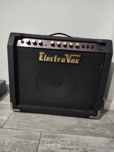 Amplificador Electrovox 40 W