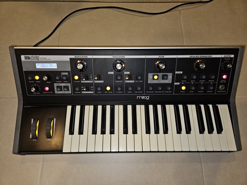 Sintetizador Moog Little Phaty Stage 2