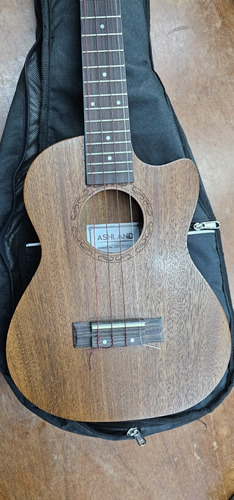 Ukelele Tenor Electroacustico