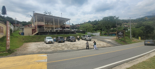 Local Sur Oeste Camilo C Para Negocio De Restaurante U Otros. 