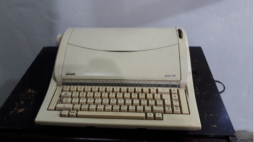 Máquina De Escribir Olivetti Linea 101 Usada.