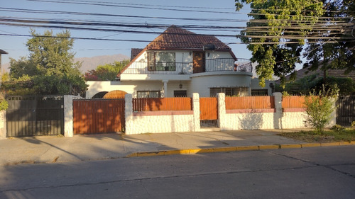 Se Vende Amplia Y Atractiva Casa En Casco Antiguo De Ñuñoa