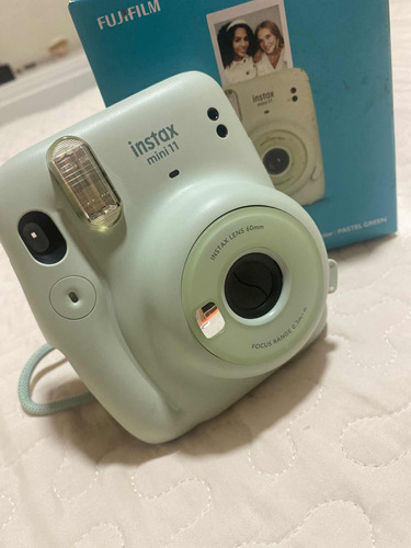 Câmera Instantânea Instax Mini 11 + 20 Fujifilm Cor Verde