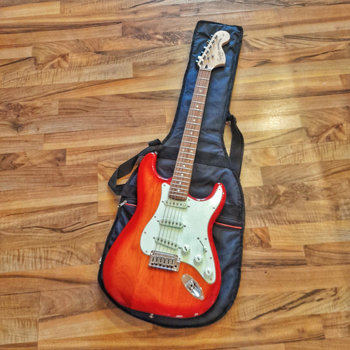 Guitarra Squier Stratocaster Standard Sienna Burst 2013