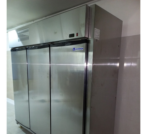 Congelador/refrigerador Vertical Wonder Cool / Tres Puertas