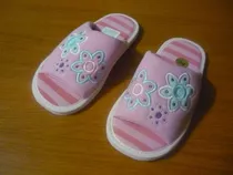 Pantuflas De Niña Boca De Pez Con Detalle De Bordado