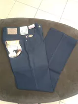 Pantalon Tarasko Negro Tipo Topeka