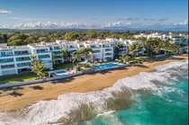 Apartamento Frente Al Mar De Venta Con Piscina Y Lounge Frente A Playa Semi-privada De Sosúa! [ Video Tour Disponible ]