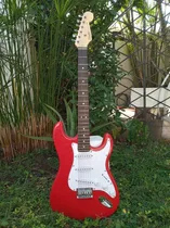 Squier Bullet Strat Ht - Diapasón Laurel - Rojo Fiesta