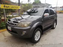 Toyota Fortuner Sr5 4x2