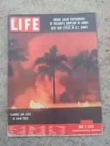 Revista Life 2/5/1955 Flaming Lava Licks At Palm Trees 