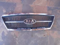 Vendo Parrilla Delantera  De Kia Sorento Año 2006