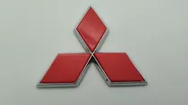 Mitsubishi Canter Emblema