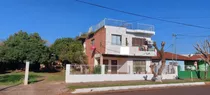 Vendo Casa De 2 Pisos En El Barrio San Blas De Cambyreta: 5 Habitaciones Y 2 Baños.