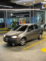 Chevrolet Aveo 1.5 Family Gris 2013