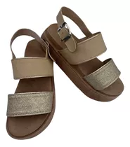 Sandalias Bajas Con Hebilla Ajustable