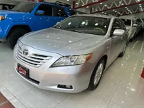 Toyota Camry .