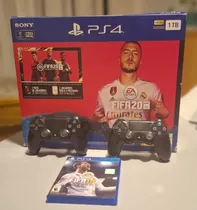 Consola Ps4 1tb + Fifa 20 Y 18 + 2 Joystick + Cargador Joyst