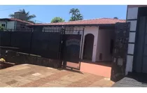 Vendo Lujosa Casa Con Piscina.