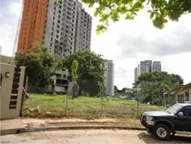 Venta De Terreno De 939m2 En Hato Pintado 16-2406