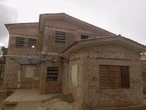 Casa Comercial En Venta En La Urbanizacion La Paraiso Rent A House Mcz