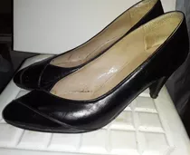 Zapatos Negros Nº 36 Detalle De Charol Taco 6 Cm