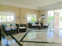 Villa En Venta En Playa Nueva Romana (1ra Línea De Playa)