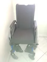 Cadeira De Roda ,pouco Usada , Suporta 70 Kilos 