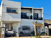 Casa De Siete Habitaciones En Venta En Berisso Con Posible D